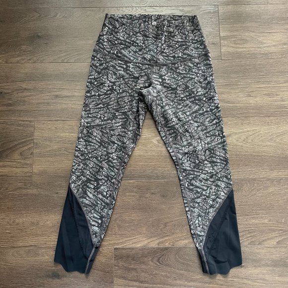 Lululemon Wunder Under Scalloped Hem Crop 23" 8 - Picture 3 of 7